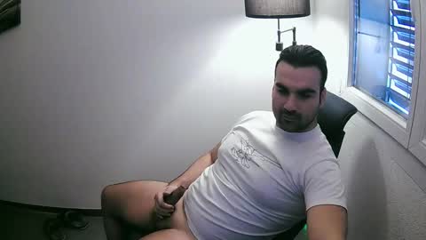 Snapshot of vrizard chatting on February 10, 7:45 am vrizard online show from February 10, 7:45 am