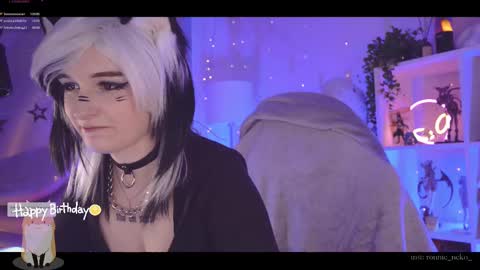 Snapshot of vronnier chatting on February 21, 9:32 pm vronnier online show from February 21, 9:32 pm