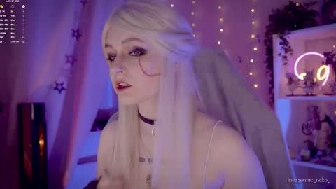 Snapshot of vronnier chatting on September 21, 5:47 pm vronnier online show from September 21, 5:47 pm