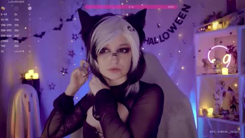 Snapshot of vronnier chatting on October 31, 7:04 pm vronnier online show from October 31, 7:04 pm