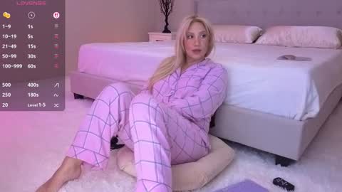 Snapshot of vsunshiny chatting on September 13, 10:53 pm Sunshiny online show from September 13, 10:53 pm