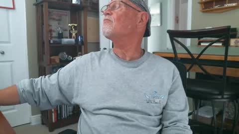 Snapshot of vueuorme chatting on February 17, 2:48 pm Vueuorme online show from February 17, 2:48 pm