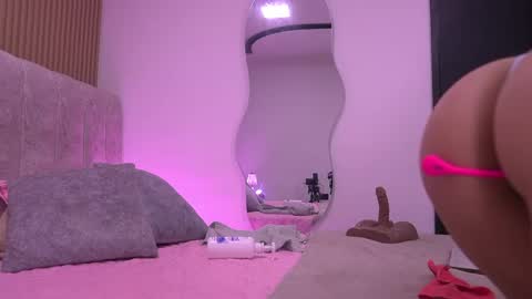 Snapshot of vvioleta_ chatting on April 21, 3:02 am Violeta online show from April 21, 3:02 am