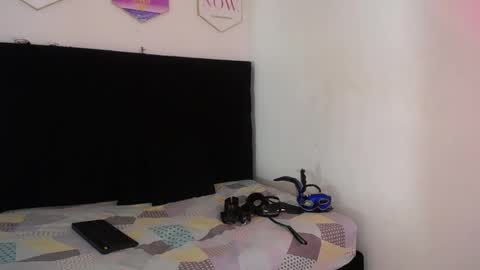 Snapshot of vwildcatper chatting on September 17, 2:35 am wild cat  online show from September 17, 2:35 am