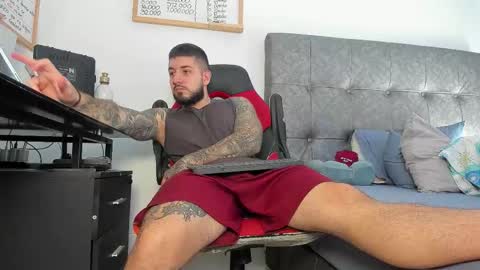 vyxen_ online show from March 11, 8:26 pm