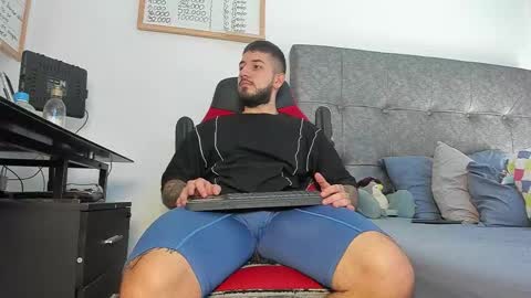 vyxen_ online show from March 19, 8:24 pm