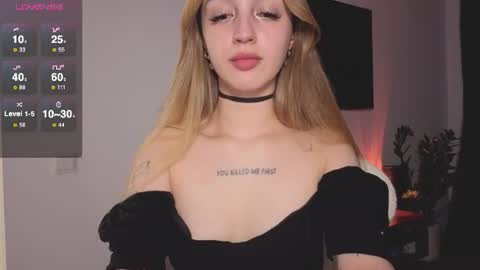 Snapshot of w33d7 chatting on June 9, 9:26 pm Alice Before pvt write to me in PM online show from June 9, 9:26 pm