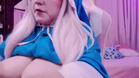 Snapshot of waifumochi_chan chatting on April 24, 2:47 am online show from April 24, 2:47 am