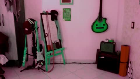 Snapshot of wake_and_bakee chatting on October 14, 9:26 pm John online show from October 14, 9:26 pm