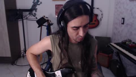 Snapshot of wake_and_bakee chatting on February 10, 10:25 pm John online show from February 10, 10:25 pm