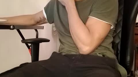 Snapshot of wali170097 chatting on December 2, 8:59 pm ghhhgh online show from December 2, 8:59 pm