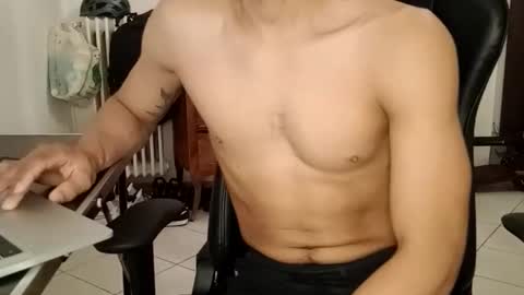 Snapshot of wali170097 chatting on December 4, 7:28 am ghhhgh online show from December 4, 7:28 am