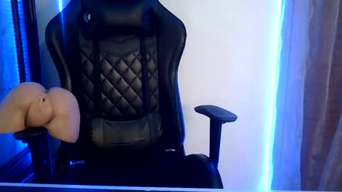 Snapshot of wali170097 chatting on February 23, 8:39 pm ghhhgh online show from February 23, 8:39 pm