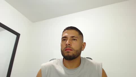 Snapshot of walter_brownn01 chatting on January 17, 12:10 am WALTER BROWN  online show from January 17, 12:10 am