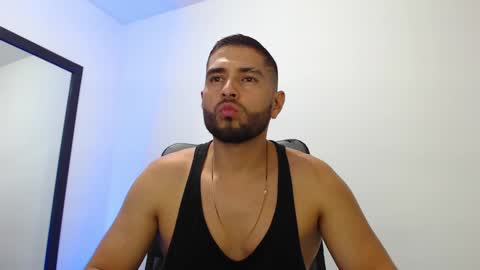 Snapshot of walter_brownn01 chatting on January 18, 11:22 pm WALTER BROWN  online show from January 18, 11:22 pm