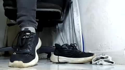 Snapshot of waltherfeet_ chatting on April 16, 2:51 pm WaltherFeet online show from April 16, 2:51 pm