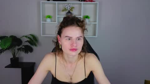 Snapshot of wanda_gomez chatting on May 15, 1:51 pm Wanda online show from May 15, 1:51 pm