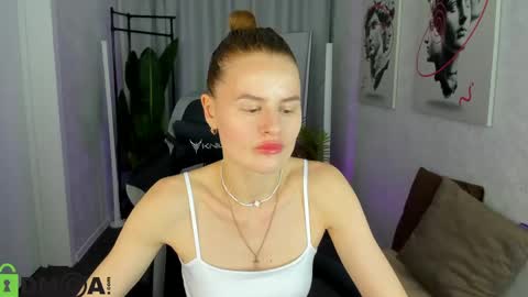 Snapshot of wanda_gomez chatting on June 1, 1:35 pm Wanda online show from June 1, 1:35 pm