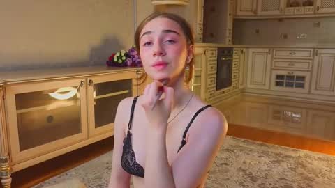 hello guys im Lilian online show from October 3, 3:25 am