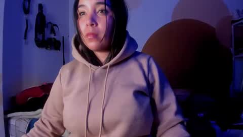 Snapshot of waningrosee chatting on December 16, 2:04 am Waningrose  Lu online show from December 16, 2:04 am