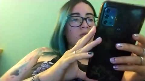 Snapshot of waningrosee chatting on January 2, 10:33 pm Waningrose  Lu online show from January 2, 10:33 pm