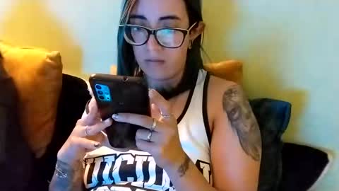 Snapshot of waningrosee chatting on January 3, 11:23 pm Waningrose  Lu online show from January 3, 11:23 pm