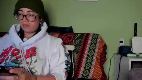 Snapshot of waningrosee chatting on February 15, 12:15 am Waningrose  Lu online show from February 15, 12:15 am