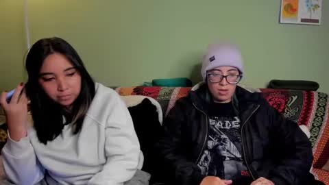 Snapshot of waningrosee chatting on February 16, 2:42 am Waningrose  Lu online show from February 16, 2:42 am