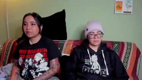 Snapshot of waningrosee chatting on February 19, 1:18 am Waningrose  Lu online show from February 19, 1:18 am