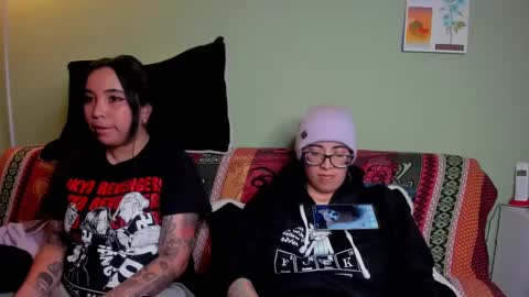 Snapshot of waningrosee chatting on February 19, 4:23 am Waningrose  Lu online show from February 19, 4:23 am