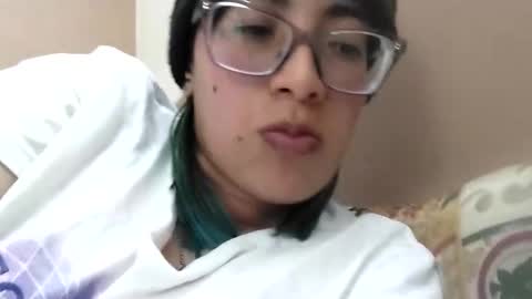 Snapshot of waningrosee chatting on October 19, 11:27 pm Waningrose  Lu online show from October 19, 11:27 pm