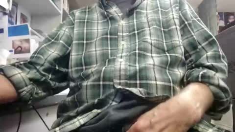 Snapshot of wannajobuddy chatting on November 3, 4:19 pm curiousforwhatever online show from November 3, 4:19 pm