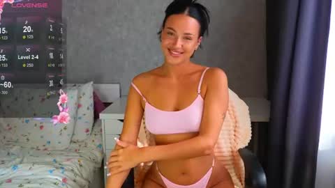 Snapshot of want_emma chatting on August 4, 6:49 am Emma online show from August 4, 6:49 am