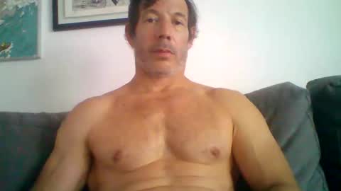 Snapshot of want_to_be_recognized chatting on April 6, 9:49 pm want_to_be_recognized online show from April 6, 9:49 pm