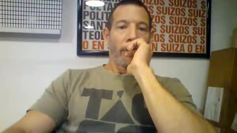 Snapshot of want_to_be_recognized chatting on April 20, 6:42 pm want_to_be_recognized online show from April 20, 6:42 pm