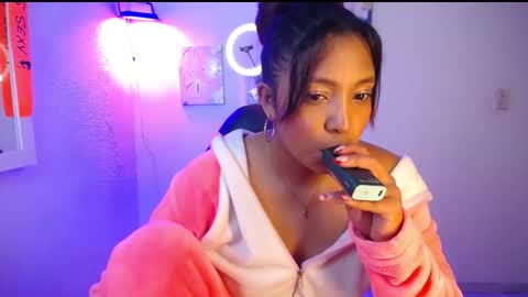 Snapshot of warisgoddes chatting on April 23, 7:52 am EMILY online show from April 23, 7:52 am