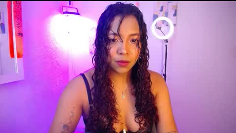 Snapshot of warisgoddes chatting on April 26, 12:47 pm EMILY online show from April 26, 12:47 pm