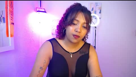 Snapshot of warisgoddes chatting on April 27, 10:24 am EMILY online show from April 27, 10:24 am