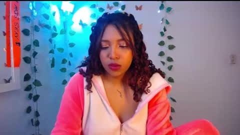 Snapshot of warisgoddes chatting on April 30, 8:09 am EMILY online show from April 30, 8:09 am