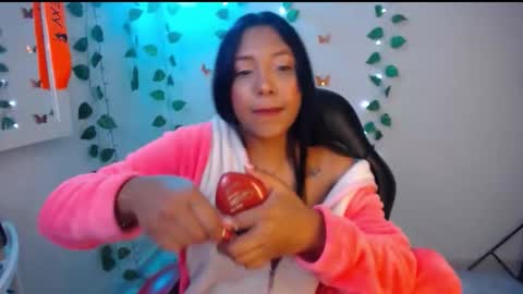 Snapshot of warisgoddes chatting on May 3, 1:33 am EMILY online show from May 3, 1:33 am