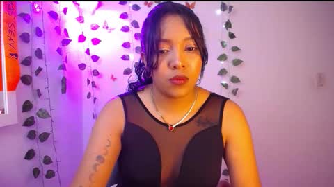 Snapshot of warisgoddes chatting on June 2, 10:17 am EMILY online show from June 2, 10:17 am