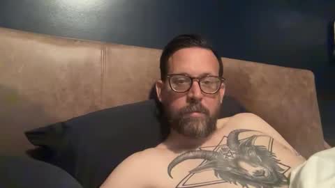 Snapshot of warispeace666 chatting on May 23, 6:18 am warispeace666 online show from May 23, 6:18 am