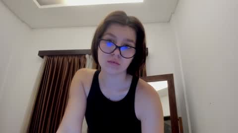 Snapshot of warm_june chatting on January 12, 9:51 pm June online show from January 12, 9:51 pm