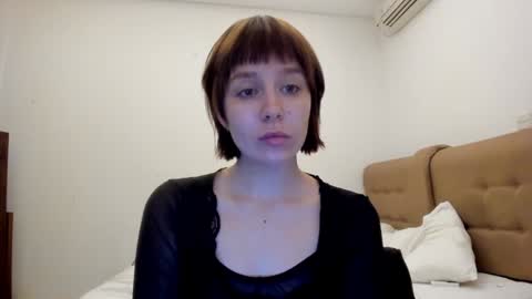 Snapshot of warm_june chatting on January 16, 9:19 pm June online show from January 16, 9:19 pm