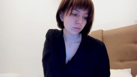 Snapshot of warm_june chatting on January 27, 9:44 pm June online show from January 27, 9:44 pm