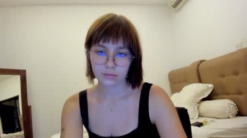 Snapshot of warm_june chatting on February 2, 9:51 am June online show from February 2, 9:51 am