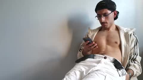 waseiiii online show from April 25, 4:48 pm