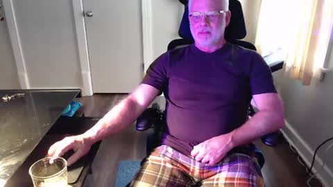 Snapshot of wasted_daze_ chatting on July 23, 10:19 pm wasted_daze_ online show from July 23, 10:19 pm