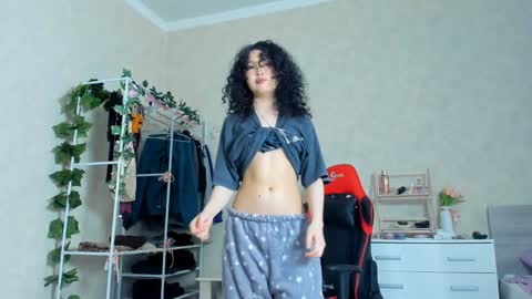 Snapshot of wastforu chatting on December 2, 6:52 am wastforu online show from December 2, 6:52 am