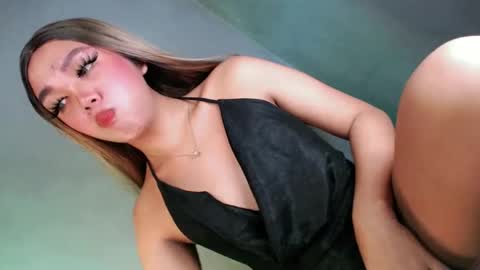 Isla Fox online show from February 9, 1:35 pm